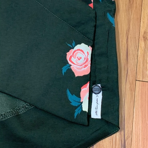 One Teaspoon Quartermaster Floral Kimono Sleeve Top - Picture 10 of 16